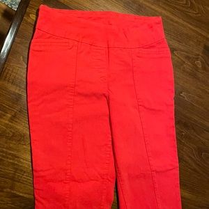 Red capris